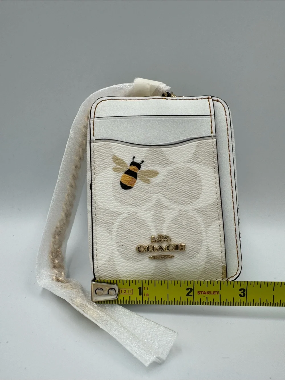 COACH White Bee Wrist Card Case NWT! 💛🐝 Bee the one to snatch this up!